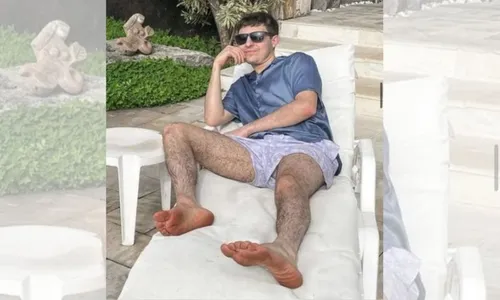 
          Imagem ilustrativa da imagem Filho de Gugu posta foto e imagem viraliza por causa de seus pés
          