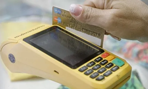 
          Imagem ilustrativa da imagem Fim de parcelamento sem juros não é solução para rotativo, diz Haddad
          