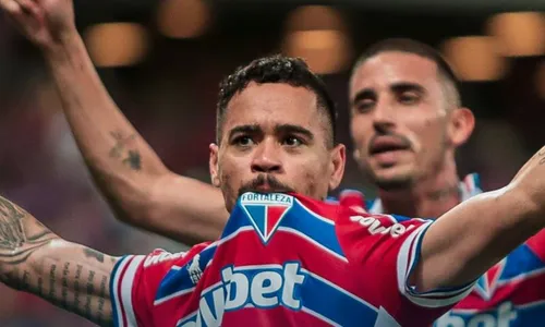 
          Imagem ilustrativa da imagem Fortaleza vence Corinthians no fim após gol anulado e pênalti perdido
          