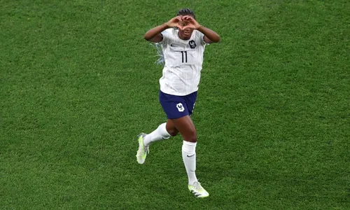 
          Imagem ilustrativa da imagem França supera susto, goleia Panamá e avança em primeiro no grupo F
          