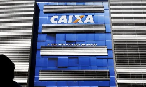 
          Imagem ilustrativa da imagem Funcionário da Caixa é preso por fraudar benefícios do Bolsa Família
          