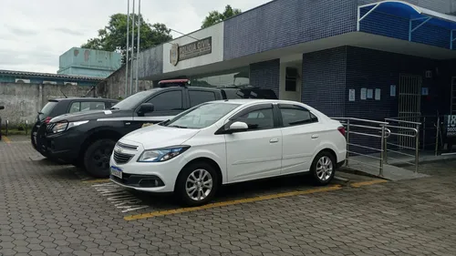 
          Imagem ilustrativa da imagem Funcionário de supermercado do ES é preso acusado de roubar R$ 4 mil de cofre
          