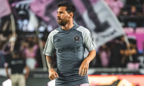 
          Imagem ilustrativa da imagem Funcionário do estádio do Inter Miami é demitido por pedir autógrafo para Messi
          