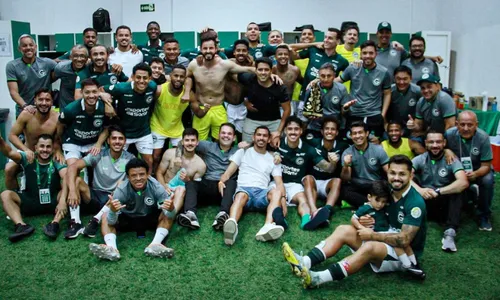
          Imagem ilustrativa da imagem Goiás vence Fortaleza em jogo com gol contra e deixa Santos na beira do Z-4
          