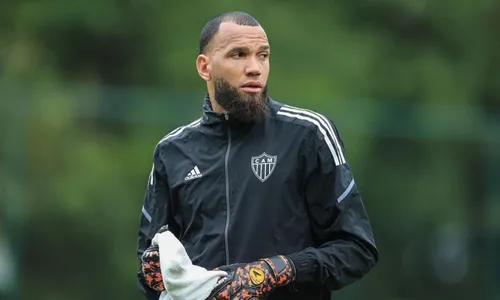 
          Imagem ilustrativa da imagem Goleiro do Atlético-MG é chantageado por amante e caso vai parar na polícia
          