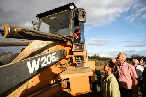 
          Imagem ilustrativa da imagem Governo do Estado vai instalar Polo Empresarial em Lagoa Grande
          