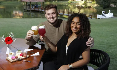 
          Imagem ilustrativa da imagem Guia com 30 opções para namorados em bares e restaurantes
          