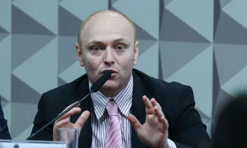 
          Imagem ilustrativa da imagem Hacker diz à PF que áudio comprova promessa de Zambelli para pagá-lo
          