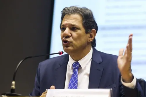 
          Imagem ilustrativa da imagem Haddad confirma mais R$ 300 mi para desconto em carros no País
          
