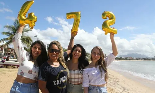 
          Imagem ilustrativa da imagem Histórias de amor por Vitória
          