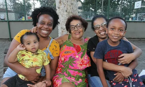 
          Imagem ilustrativa da imagem Histórias de amor por Vitória
          