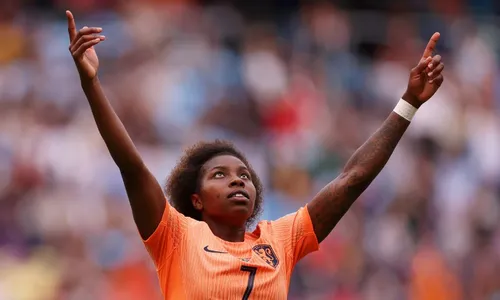 
          Imagem ilustrativa da imagem Holanda vence África do Sul e enfrenta Espanha nas quartas de final
          