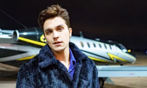 
          Imagem ilustrativa da imagem Homem diz que namorada o abandonou para ficar com Luan Santana
          