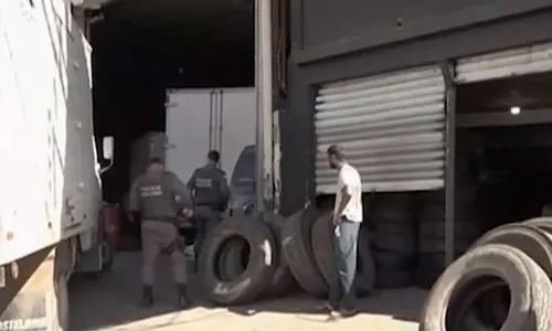 
          Imagem ilustrativa da imagem Homem é morto em oficina de Cariacica no primeiro dia de trabalho
          