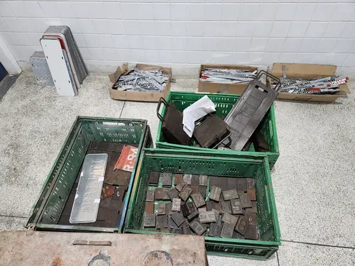 
          Imagem ilustrativa da imagem Homem é preso no Recife por confeccionar placas frias de veículos
          