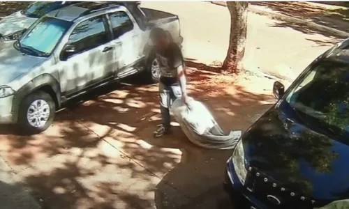 
          Imagem ilustrativa da imagem Homem é preso suspeito estuprar e carregar menina dentro de mala
          