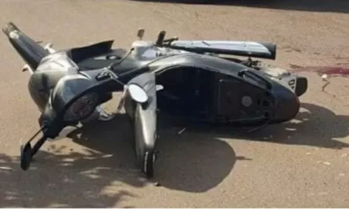 
          Imagem ilustrativa da imagem Homem morre ao pegar moto para fazer test drive e bater em poste
          