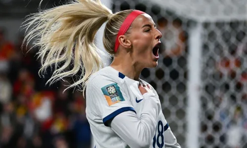 
          Imagem ilustrativa da imagem Inglaterra goleia, avança na Copa e China tem pior campanha
          