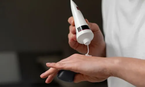 
          Imagem ilustrativa da imagem Instituto Butantan desenvolve pomada cicatrizante para evitar queloides
          