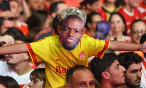
          Imagem ilustrativa da imagem Inter apresenta o equatoriano Enner Valencia em bela festa em Porto Alegre
          