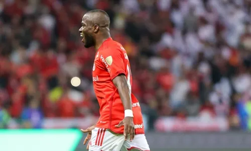 
          Imagem ilustrativa da imagem Inter bate Bolívar com 2 de Valencia e vai à semi após 8 anos
          