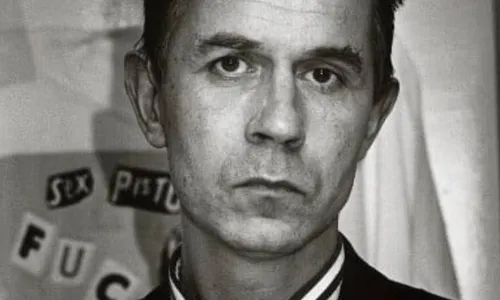 
          Imagem ilustrativa da imagem Jamie Reid, artista do Sex Pistols e referência do punk, morre aos 76 anos
          