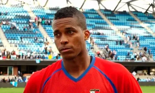 
          Imagem ilustrativa da imagem Jogador da seleção do Panamá é assassinado a tiros aos 26 anos
          