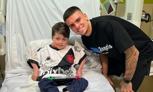 
          Imagem ilustrativa da imagem Jogadores do Vasco dedicam vitória a menino que passou 16 dias em coma
          
