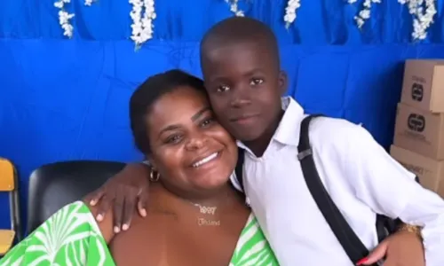 
          Imagem ilustrativa da imagem Jojo Todynho diz que planeja adotar criança que conheceu em Angola
          