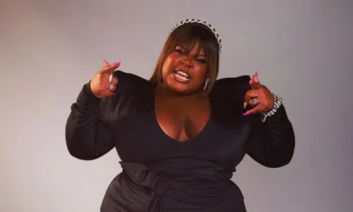 
          Imagem ilustrativa da imagem Jojo Todynho monta seu "Tiro de Justiça" e recebe críticas na web
          