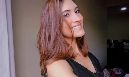 
          Imagem ilustrativa da imagem Jovem é encontrada morta com travesseiro no rosto dentro de apartamento
          