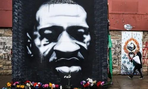 
          Imagem ilustrativa da imagem Justiça sentencia último policial condenado por assassinato de George Floyd
          