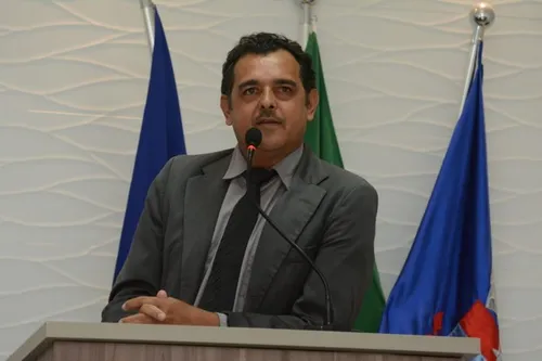 
          Imagem ilustrativa da imagem Justiça suspende direitos políticos de vereador do assobio
          