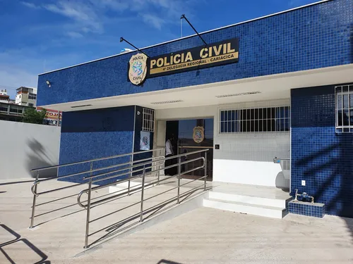 
          Imagem ilustrativa da imagem Ladrão é espancado e amarrado ao tentar roubar loja de conveniência no ES
          