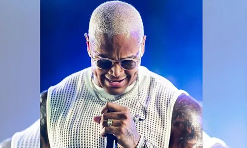 
          Imagem ilustrativa da imagem Leo Santana se irrita e expulsa fã de palco por 'desrespeitar sua esposa'
          