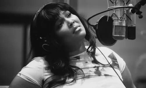 
          Imagem ilustrativa da imagem Lizzo se pronuncia e diz que acusações de assédio sexual são inacreditáveis
          