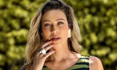 
          Imagem ilustrativa da imagem Luana Piovani critica padrões impostos pela boneca Barbie
          