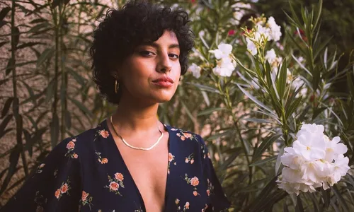 
          Imagem ilustrativa da imagem Luiza Dutra lança o single “Dúvida” inspirado no amor
          