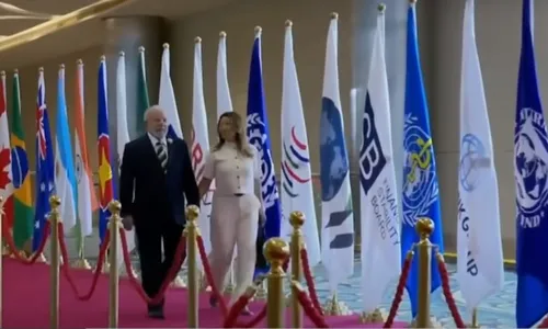 
          Imagem ilustrativa da imagem Lula assume presidência do G20 e fala sobre vítimas do ciclone no RS
          