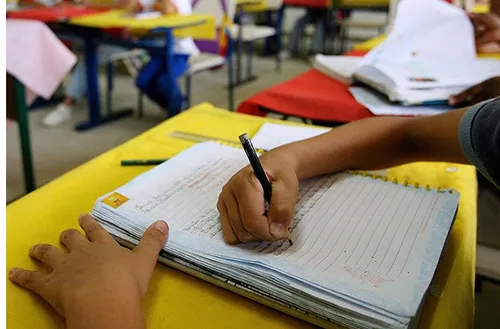 
          Imagem ilustrativa da imagem Lula fala em incluir conteúdo sobre mudanças climáticas no currículo escolar
          