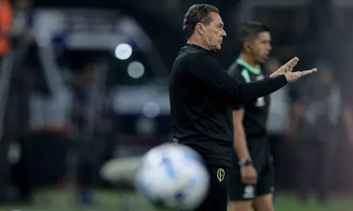 
          Imagem ilustrativa da imagem Luxa vê copo meio cheio, mas Corinthians sofre mais uma vez em decisão
          