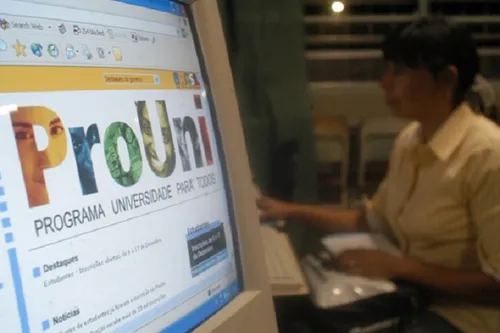 
          Imagem ilustrativa da imagem MEC divulga resultado da primeira chamada do Prouni
          