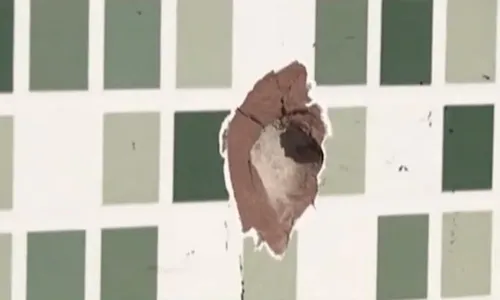 
          Imagem ilustrativa da imagem Mãe ouve tiros e descobre que filho foi baleado na Serra
          