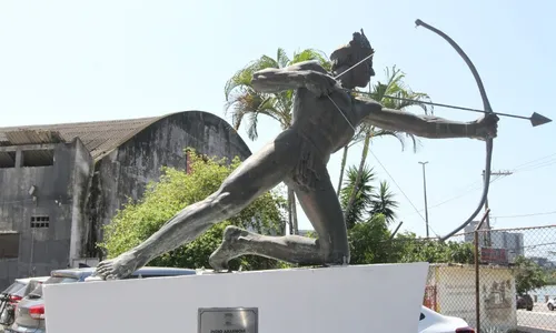 
          Imagem ilustrativa da imagem Mandamentos viram tema de obra no Centro
          