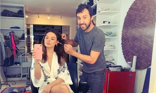 
          Imagem ilustrativa da imagem Maquiador das celebridades está em estado grave após atropelamento
          