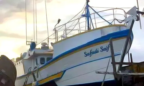 
          Imagem ilustrativa da imagem Marinha resgata cinco tripulantes de embarcação que naufragou em SC
          