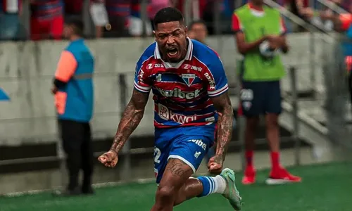 
          Imagem ilustrativa da imagem Marinho marca golaço e garante classificação do Fortaleza na Sul-Americana
          