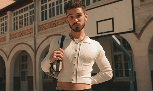 
          Imagem ilustrativa da imagem "Me sinto mais forte quando estou com cropped", diz João Guilherme após polêmica
          