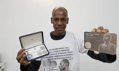 
          Imagem ilustrativa da imagem “Meu filho foi preso pela cor da pele”, diz modelo da moeda da abolição
          