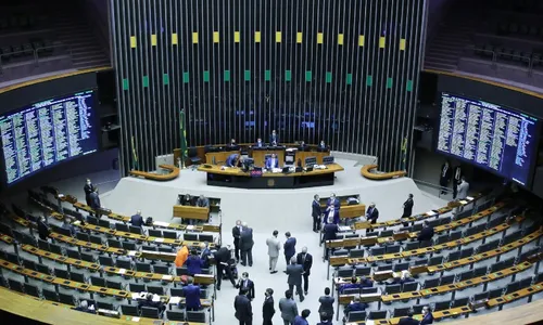 
          Imagem ilustrativa da imagem Militares podem ficar fora da eleição
          